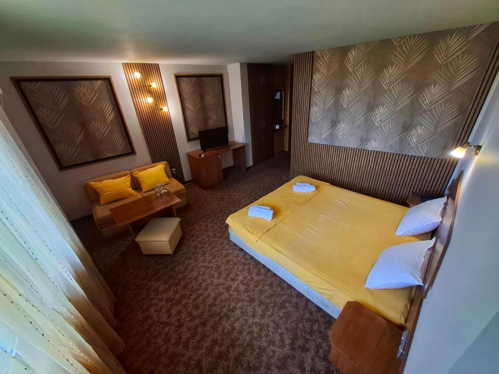 Korona Hotel ブラゴエヴグラト エクステリア 写真