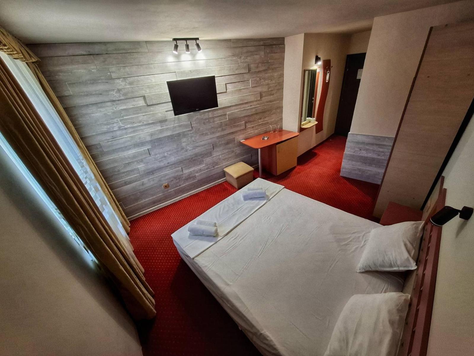 Korona Hotel ブラゴエヴグラト エクステリア 写真
