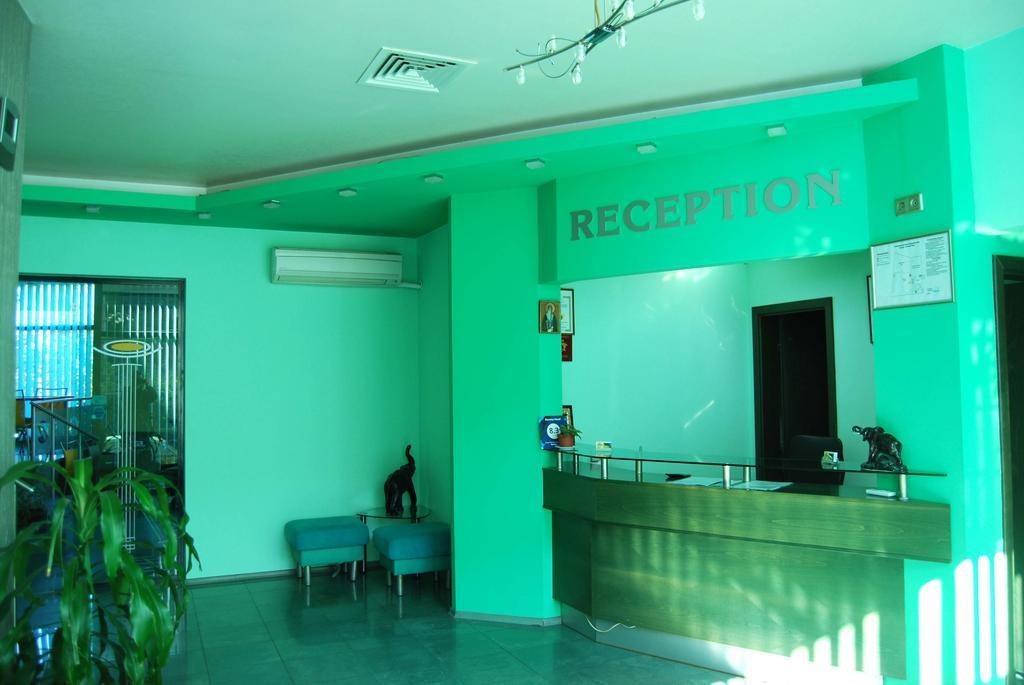 Korona Hotel ブラゴエヴグラト エクステリア 写真